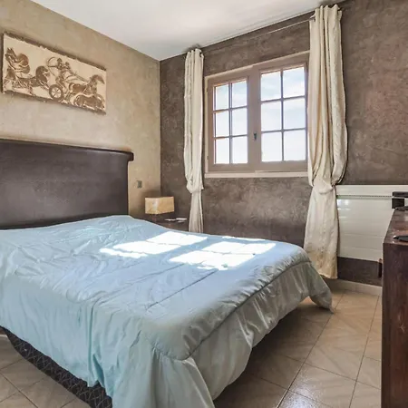 Holiday home 4 Bedroom Beautiful In